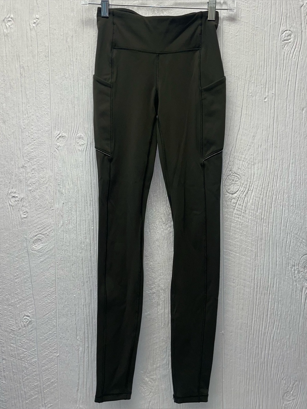 Womens Lululemon Active Leggings with Side Pockets! Deep Green Color!